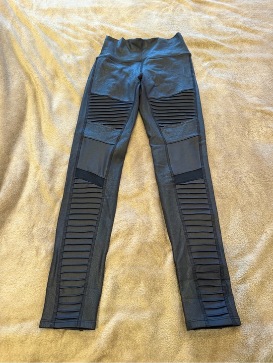 ALO Yoga Pants - ALO Yoga Black Moto Ribbed Jeggings